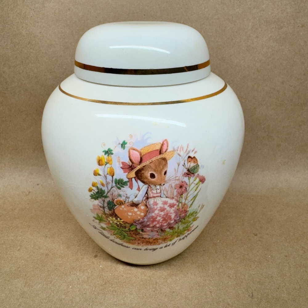 Vintage Crown Devon Porcelain Ginger Jar with Lid Featuring Field Mouse Floral.